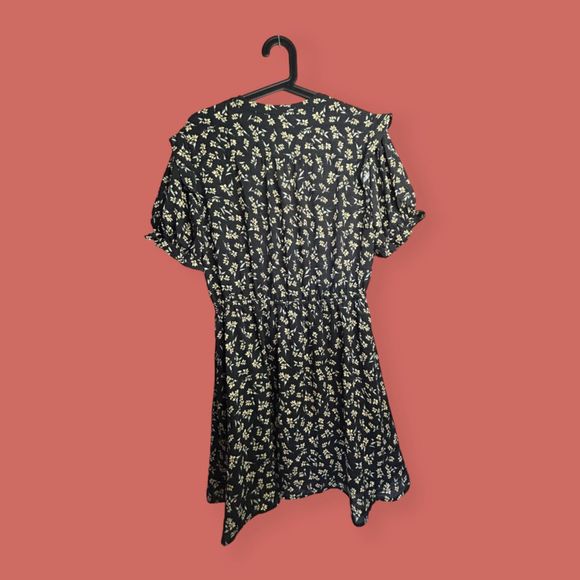 🌼 CUPSHE DITSY BUBBLE SLEEVE RUCH BUTTON FRONT DRESS SHORT SZ L - Picture 3 of 8